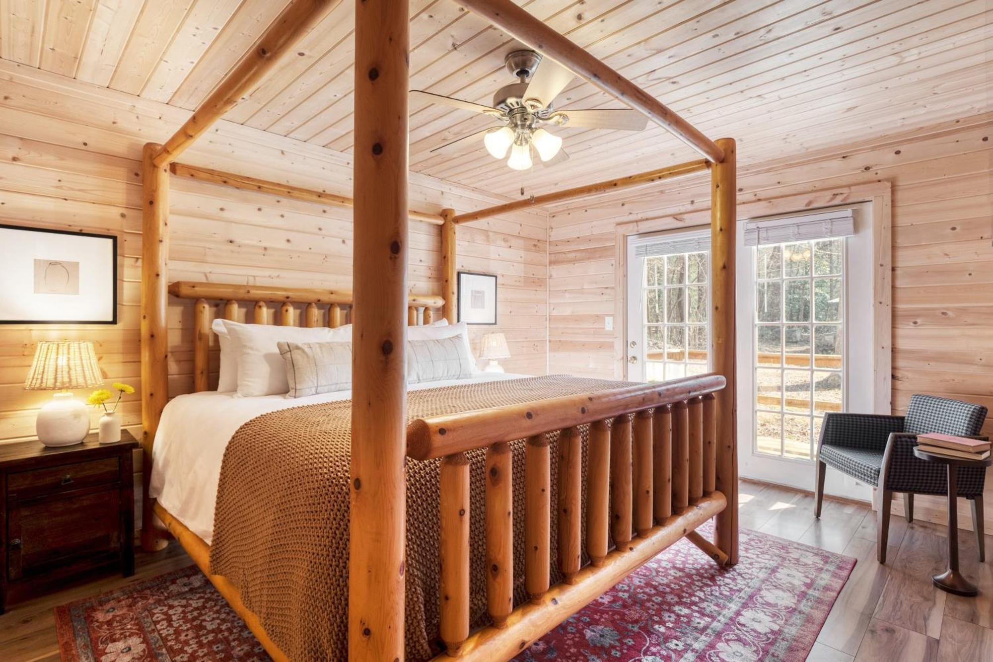 Sugar Cove By Avantstay Cabin By The River W Hot Tub Pool Table Guest House แกตลิงเบิร์ก ภายนอก รูปภาพ