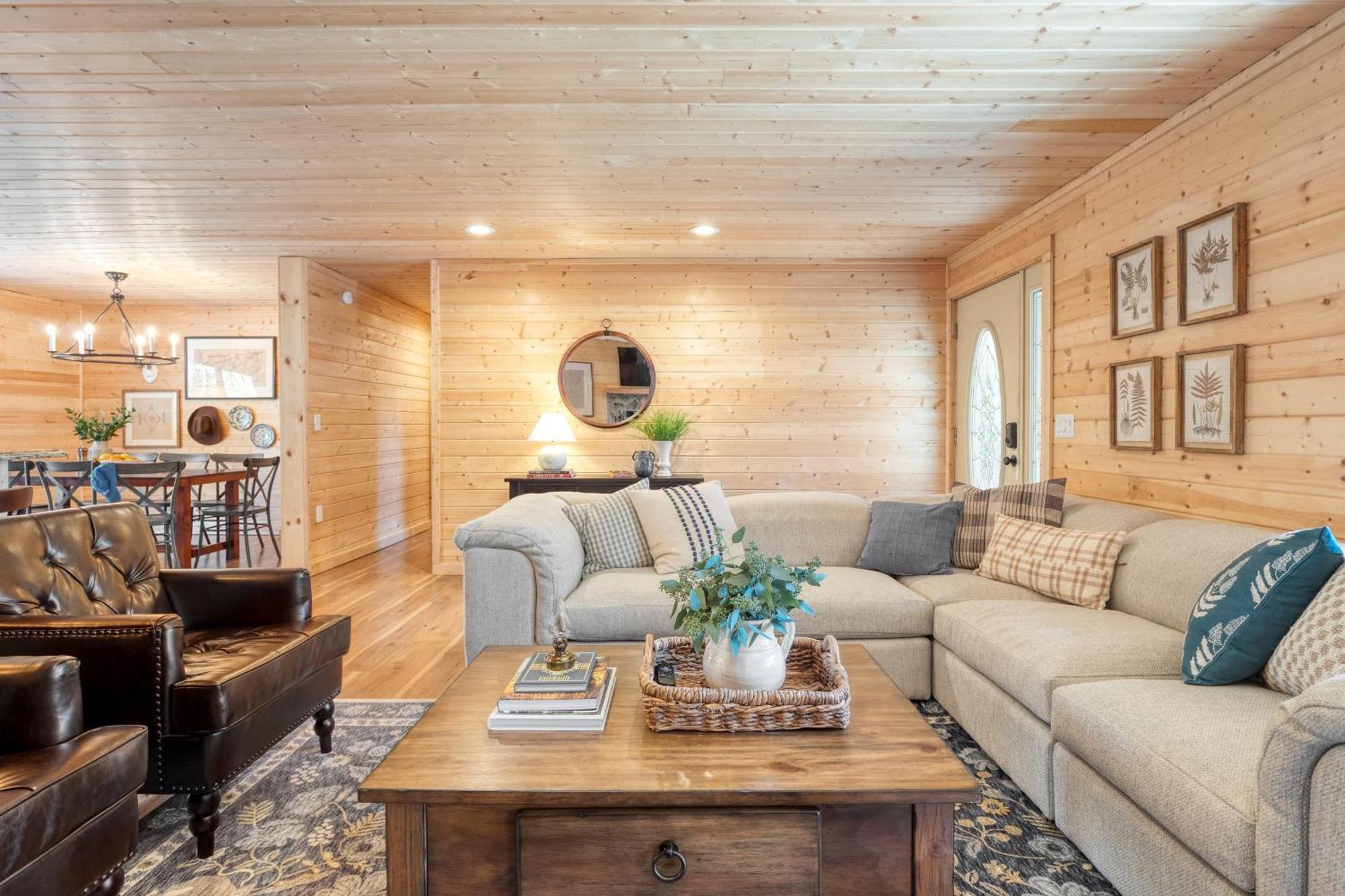 Sugar Cove By Avantstay Cabin By The River W Hot Tub Pool Table Guest House แกตลิงเบิร์ก ภายนอก รูปภาพ