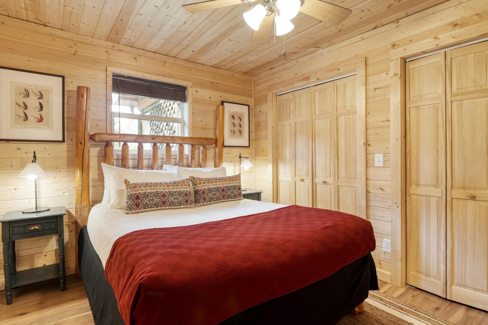 Sugar Cove By Avantstay Cabin By The River W Hot Tub Pool Table Guest House แกตลิงเบิร์ก ภายนอก รูปภาพ
